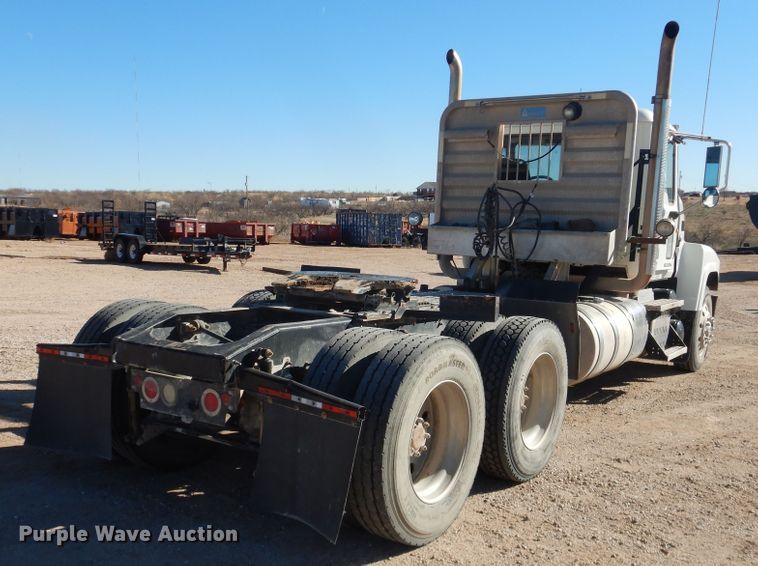 image for item DG1521 2012 Mack CHU613  semi truck