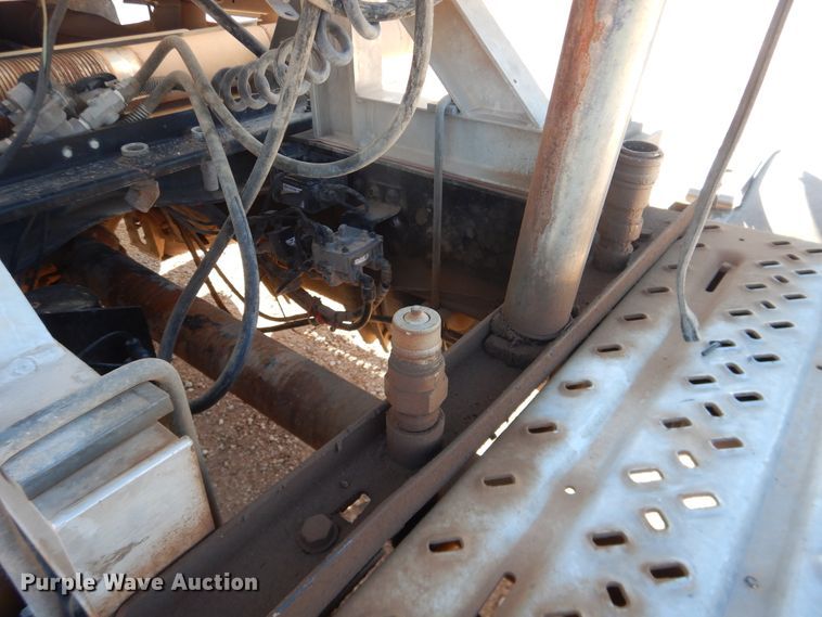 image for item DG1521 2012 Mack CHU613  semi truck