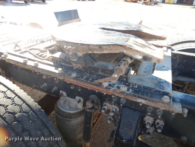 image for item DG1521 2012 Mack CHU613  semi truck