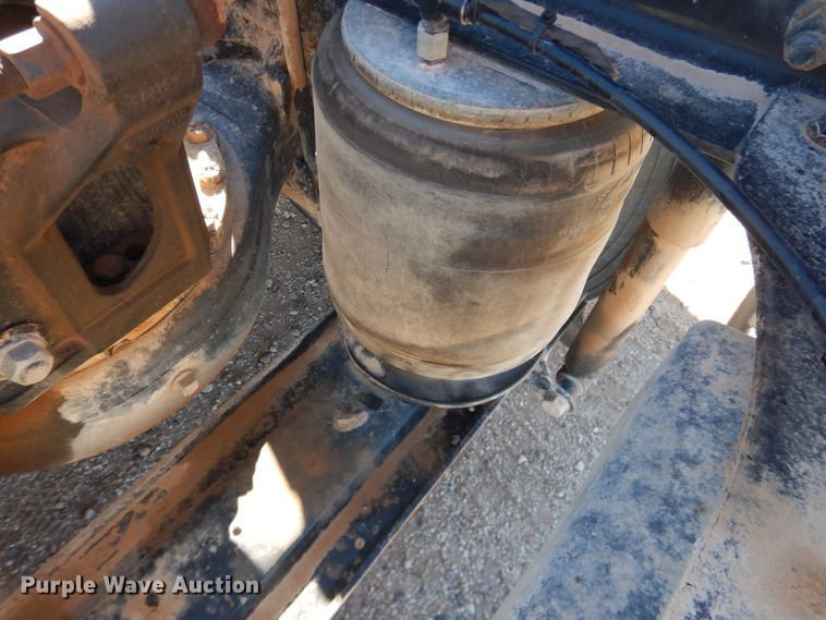 image for item DG1521 2012 Mack CHU613  semi truck