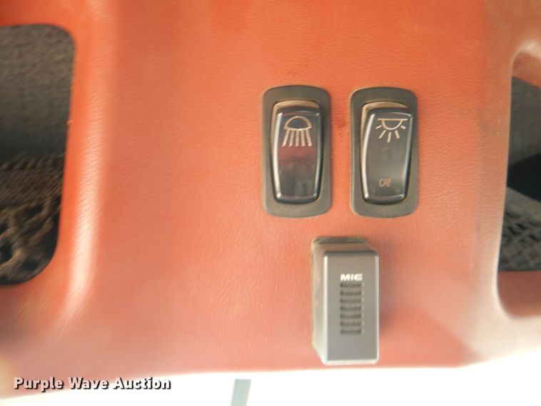 image for item DG1521 2012 Mack CHU613  semi truck