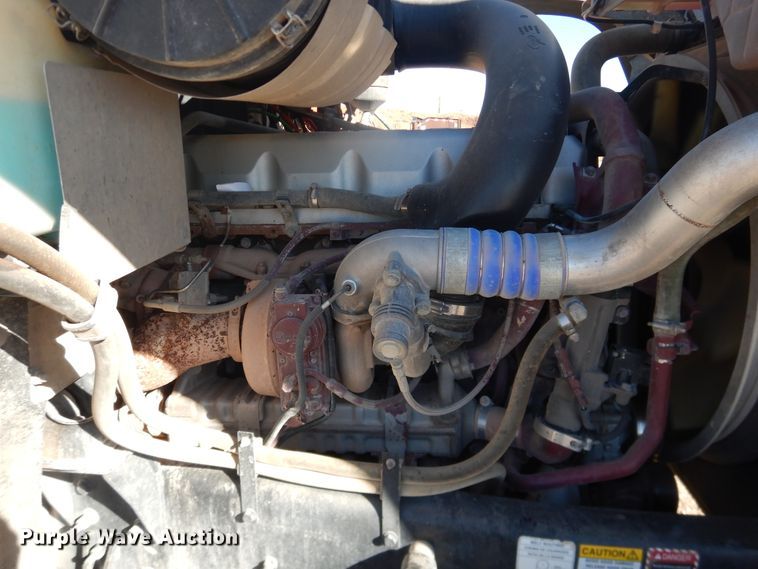 image for item DG1521 2012 Mack CHU613  semi truck