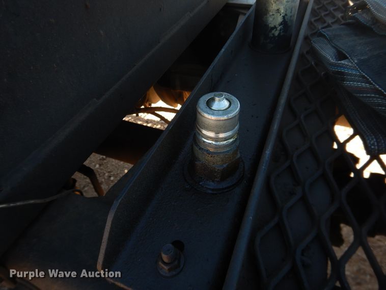 image for item DG1522 2015 Mack CHU613  semi truck