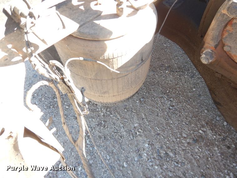 image for item DG1522 2015 Mack CHU613  semi truck