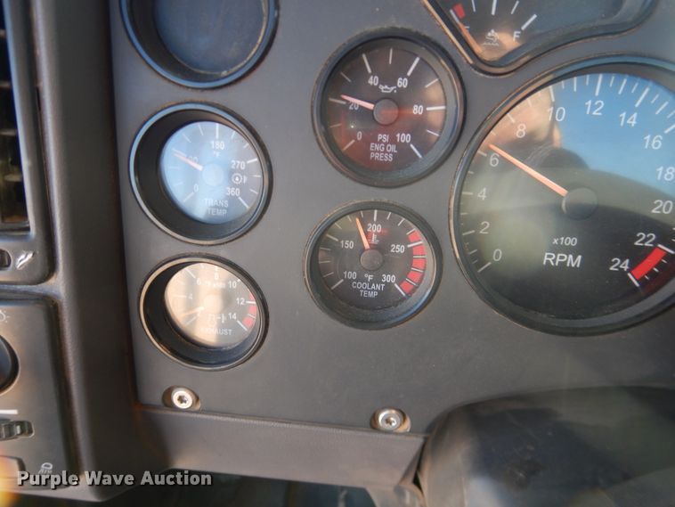 image for item DG1522 2015 Mack CHU613  semi truck