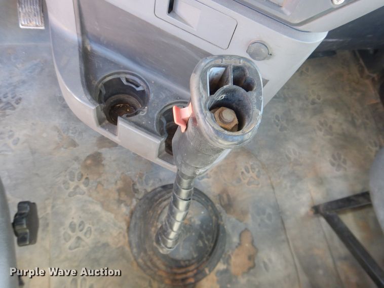 image for item DG1522 2015 Mack CHU613  semi truck