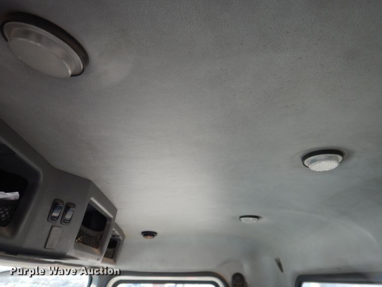 image for item DG1522 2015 Mack CHU613  semi truck