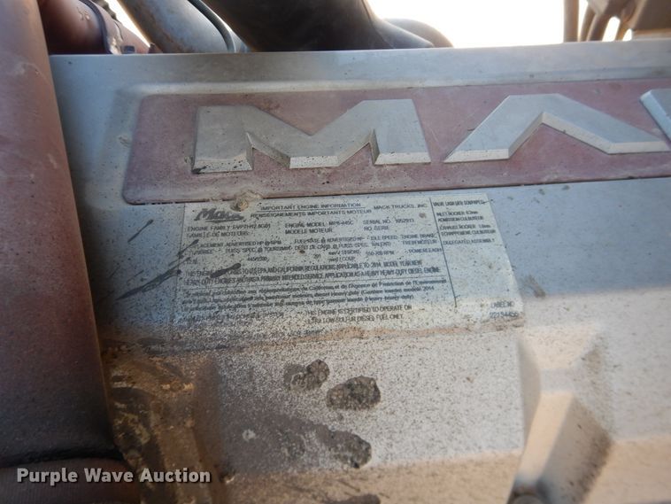 image for item DG1522 2015 Mack CHU613  semi truck