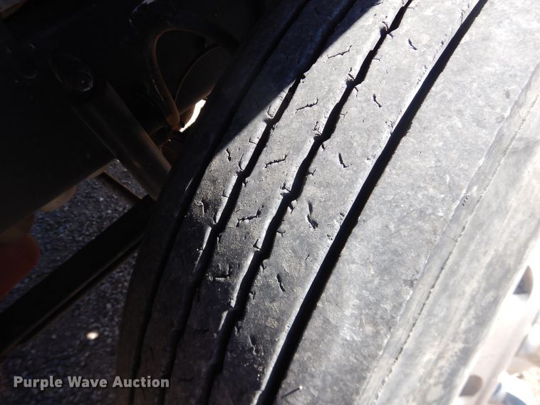 image for item DG1522 2015 Mack CHU613  semi truck