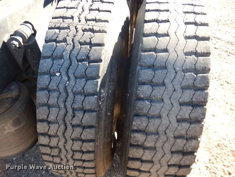 image for item DG1522 2015 Mack CHU613  semi truck