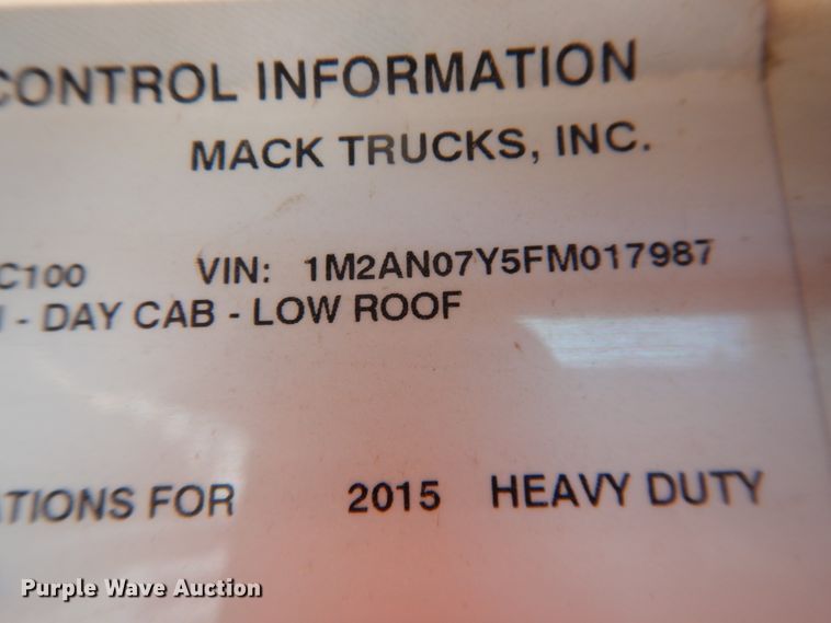 image for item DG1522 2015 Mack CHU613  semi truck