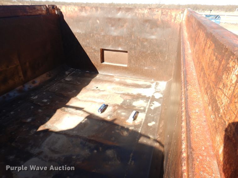 image for item DG1523 2000 Volvo VN  dump truck