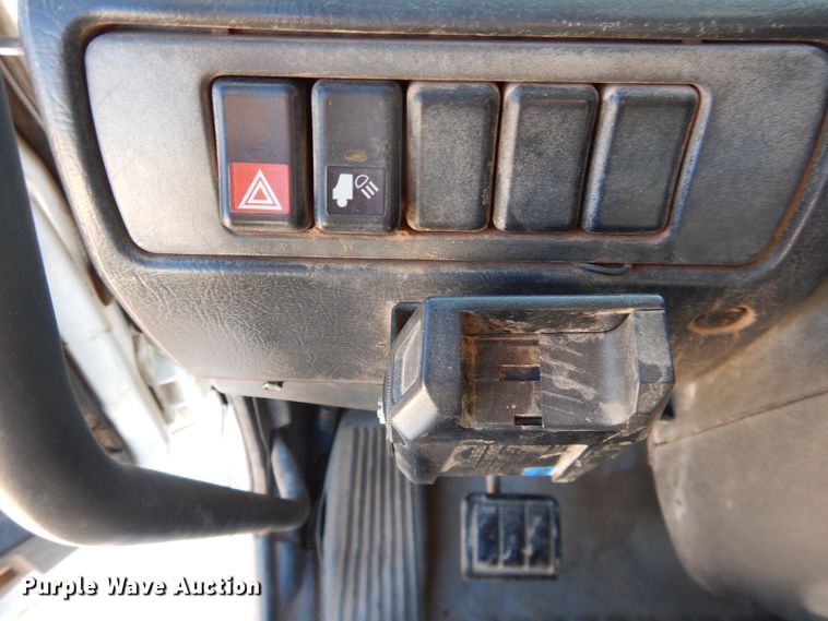 image for item DG1523 2000 Volvo VN  dump truck