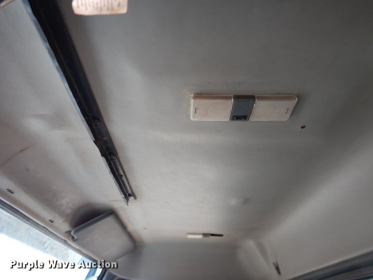 image for item DG1523 2000 Volvo VN  dump truck