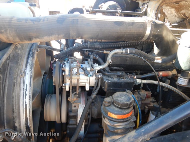 image for item DG1523 2000 Volvo VN  dump truck