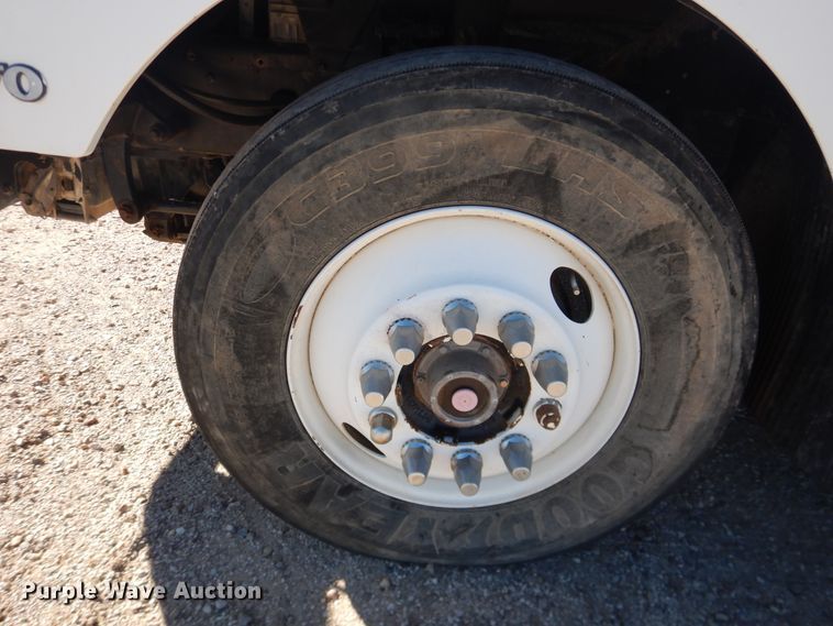 image for item DG1523 2000 Volvo VN  dump truck