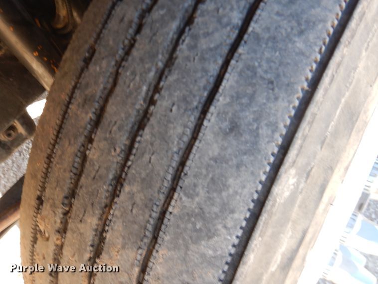 image for item DG1523 2000 Volvo VN  dump truck