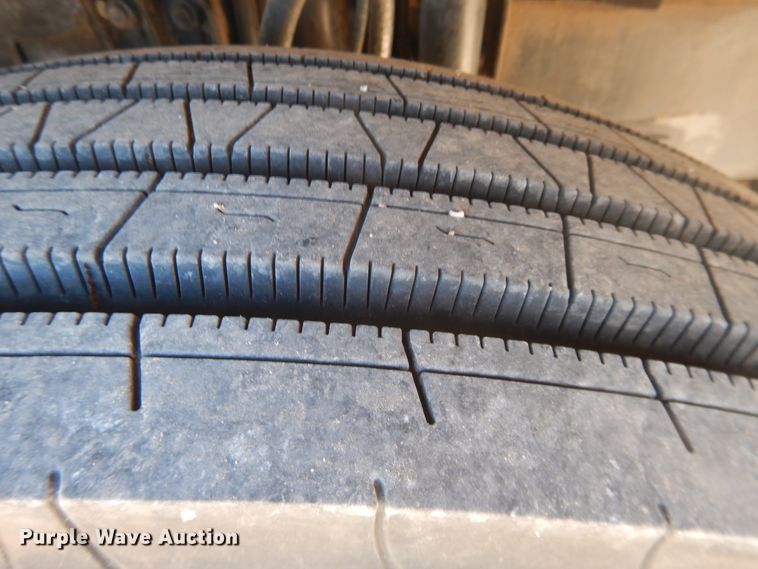 image for item DG1523 2000 Volvo VN  dump truck