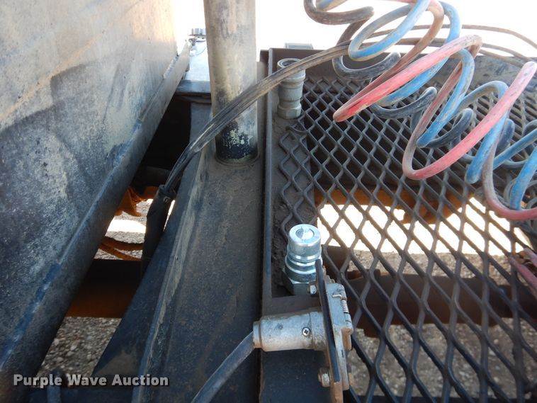 image for item DG1524 2015 Mack CHU613  semi truck