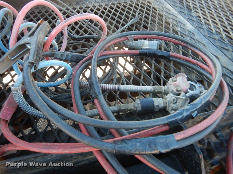 image for item DG1524 2015 Mack CHU613  semi truck