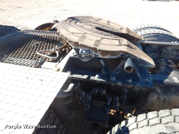 image for item DG1524 2015 Mack CHU613  semi truck