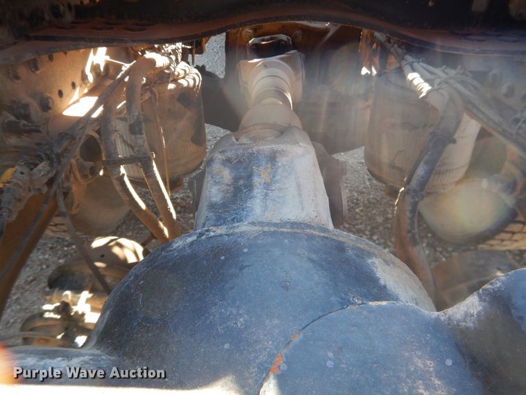 image for item DG1524 2015 Mack CHU613  semi truck