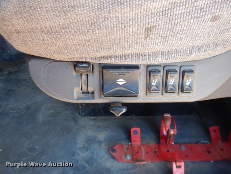 image for item DG1524 2015 Mack CHU613  semi truck