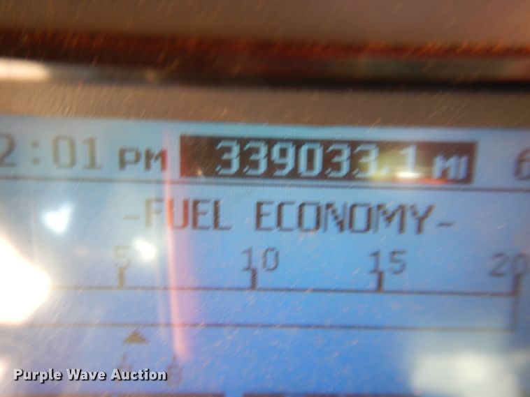 image for item DG1524 2015 Mack CHU613  semi truck