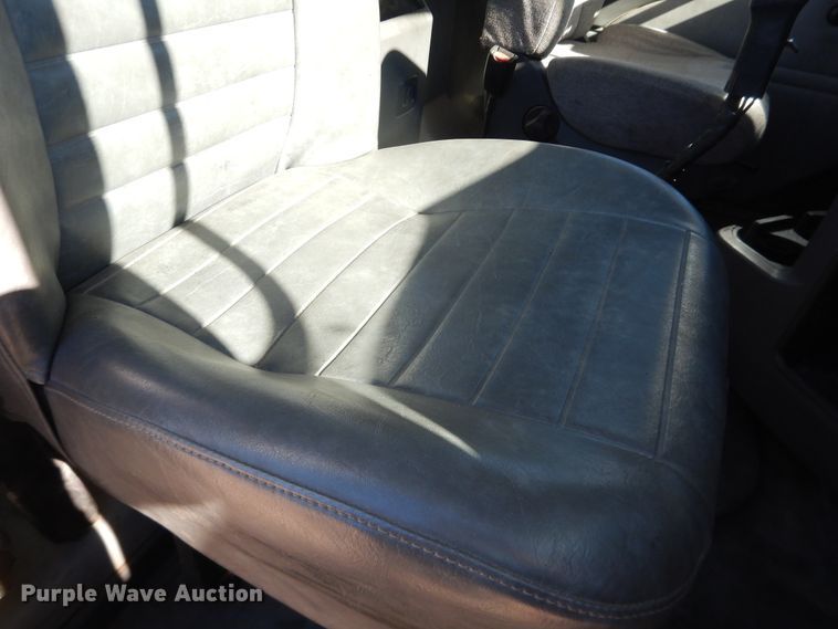 image for item DG1524 2015 Mack CHU613  semi truck