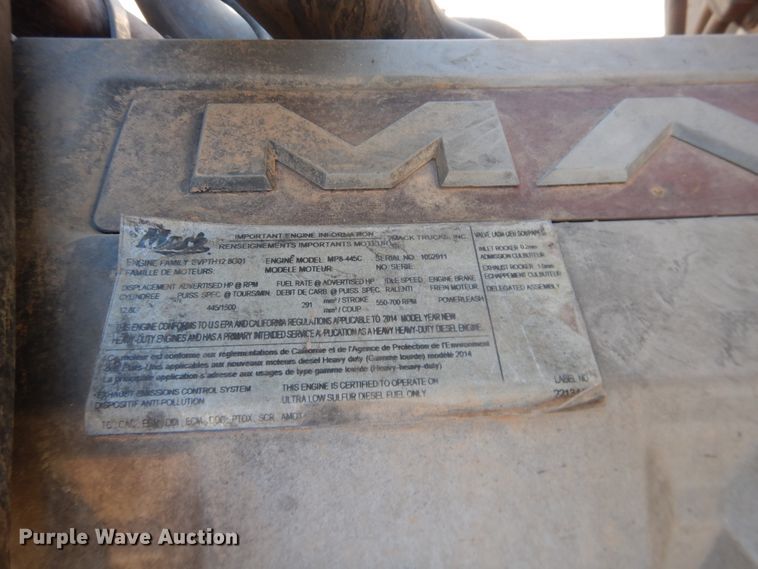 image for item DG1524 2015 Mack CHU613  semi truck