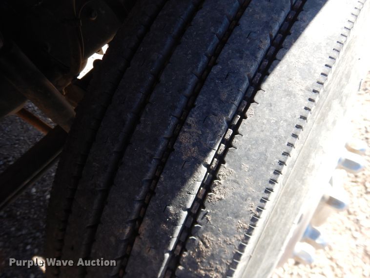 image for item DG1524 2015 Mack CHU613  semi truck