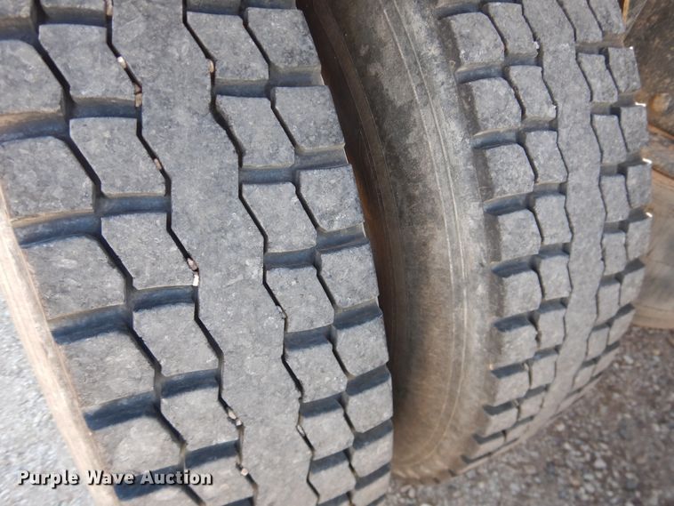 image for item DG1524 2015 Mack CHU613  semi truck