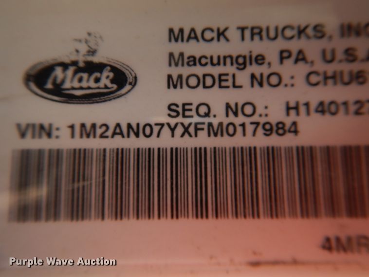 image for item DG1524 2015 Mack CHU613  semi truck