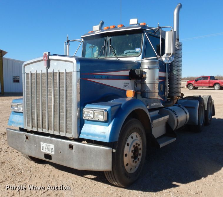 image for item DG1525 2001 Kenworth W900  semi truck