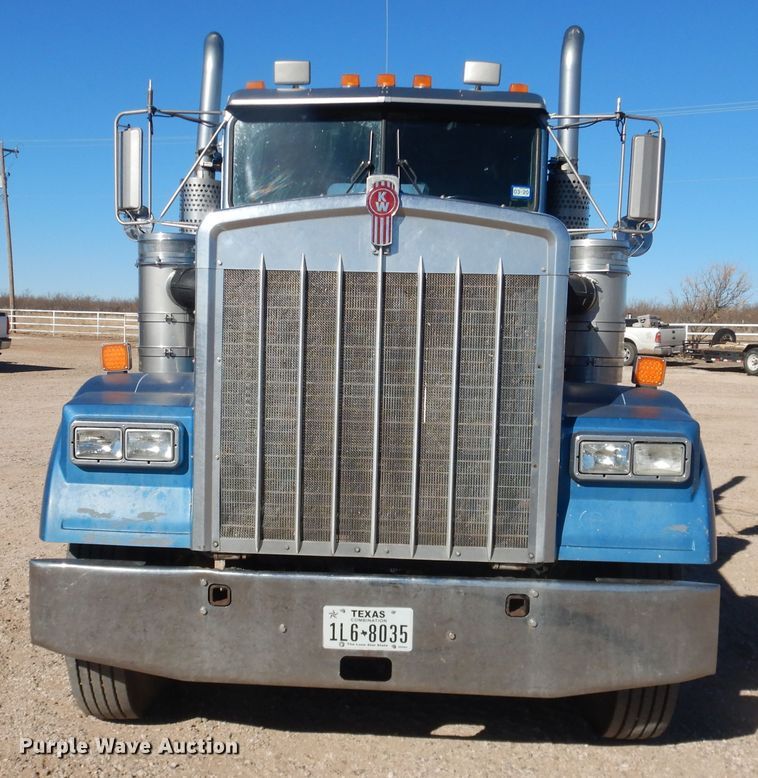 image for item DG1525 2001 Kenworth W900  semi truck