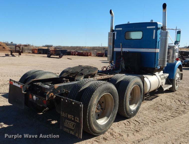 image for item DG1525 2001 Kenworth W900  semi truck