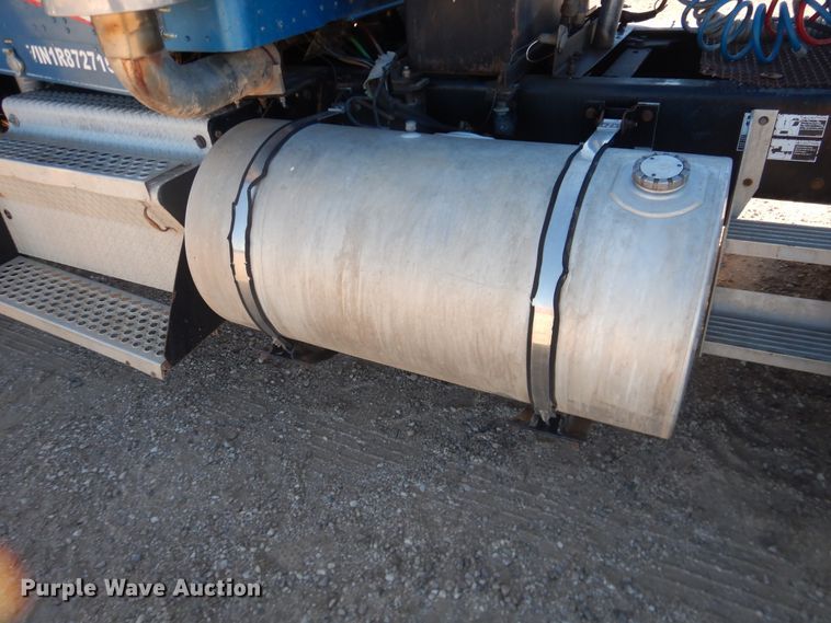 image for item DG1525 2001 Kenworth W900  semi truck