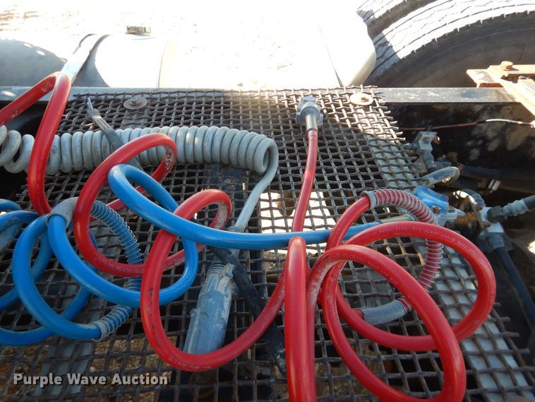 image for item DG1525 2001 Kenworth W900  semi truck