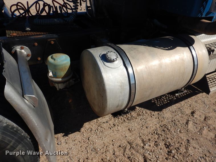 image for item DG1525 2001 Kenworth W900  semi truck