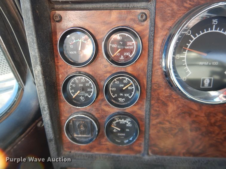 image for item DG1525 2001 Kenworth W900  semi truck