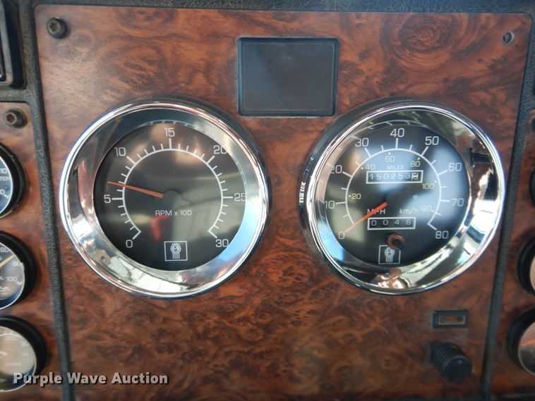 image for item DG1525 2001 Kenworth W900  semi truck