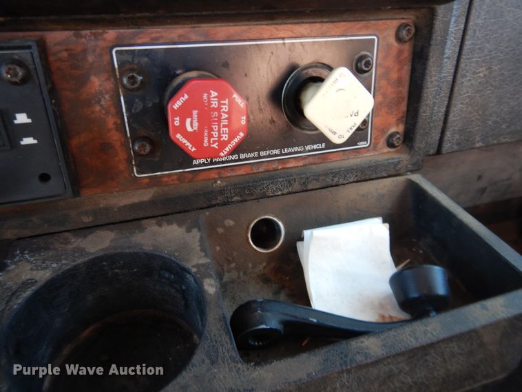 image for item DG1525 2001 Kenworth W900  semi truck