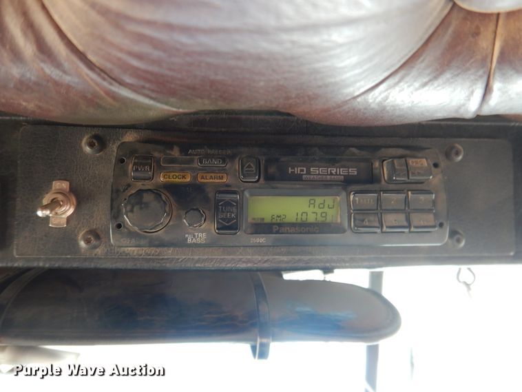 image for item DG1525 2001 Kenworth W900  semi truck