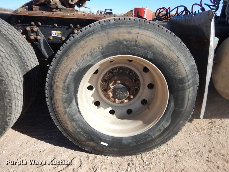 image for item DG1525 2001 Kenworth W900  semi truck