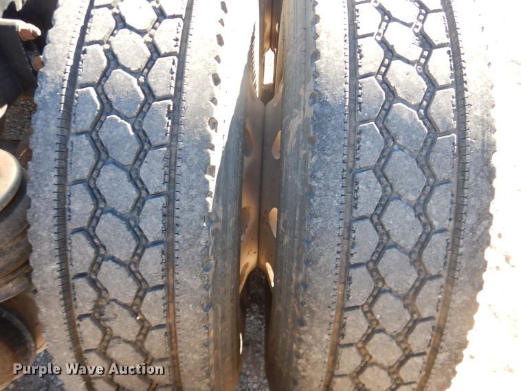 image for item DG1525 2001 Kenworth W900  semi truck