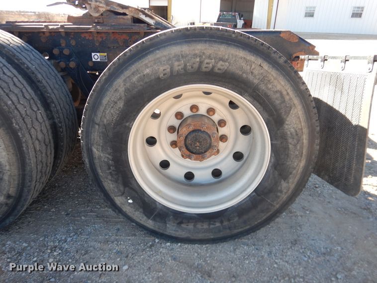 image for item DG1525 2001 Kenworth W900  semi truck