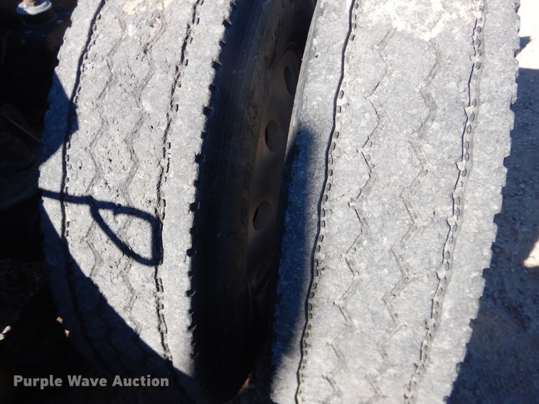 image for item DG1525 2001 Kenworth W900  semi truck