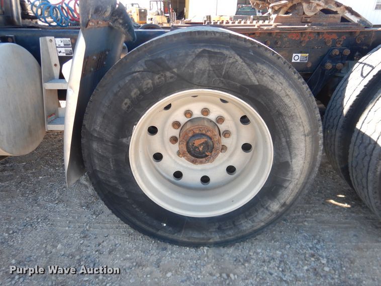 image for item DG1525 2001 Kenworth W900  semi truck