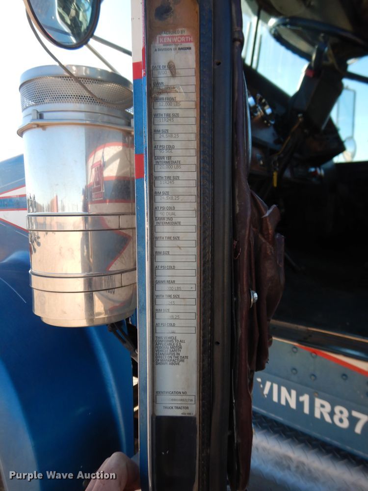 image for item DG1525 2001 Kenworth W900  semi truck