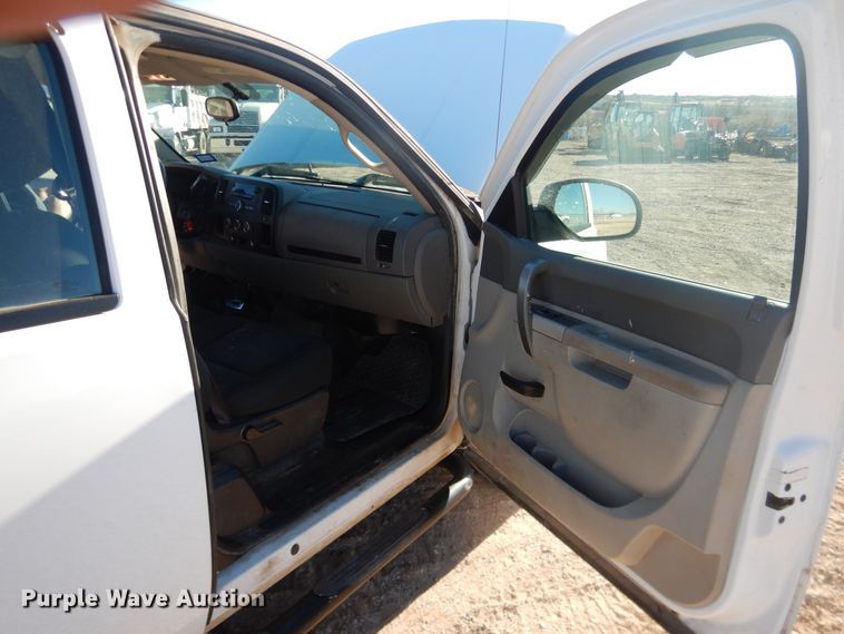 image for item DG1532 2012 Chevrolet Silverado 1500  Ext. Cab flatbed pickup truck